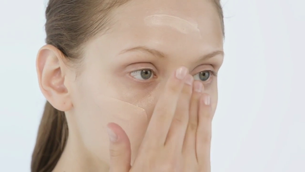 How To - Suncare BB Cream