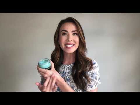 Aqua Réotier Mineral Moisture Mask with Julianna