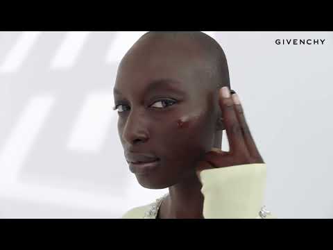 PRISME LIBRE Matte – The New Skincare Foundation